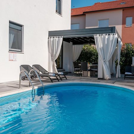 Villa Essenza - Luksuzne Kuce Za Odmor فوديس المظهر الخارجي الصورة