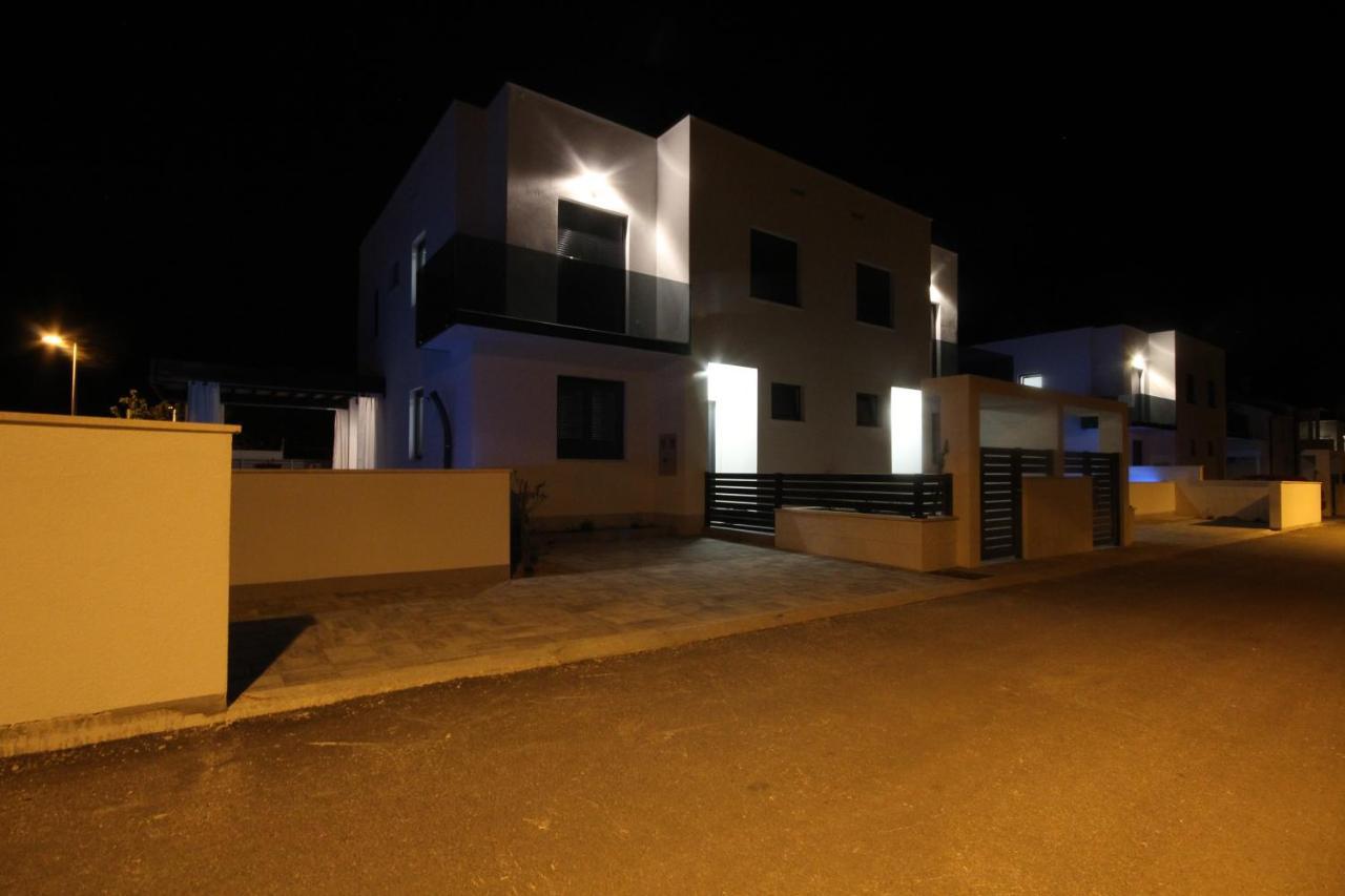 Villa Essenza - Luksuzne Kuce Za Odmor فوديس المظهر الخارجي الصورة